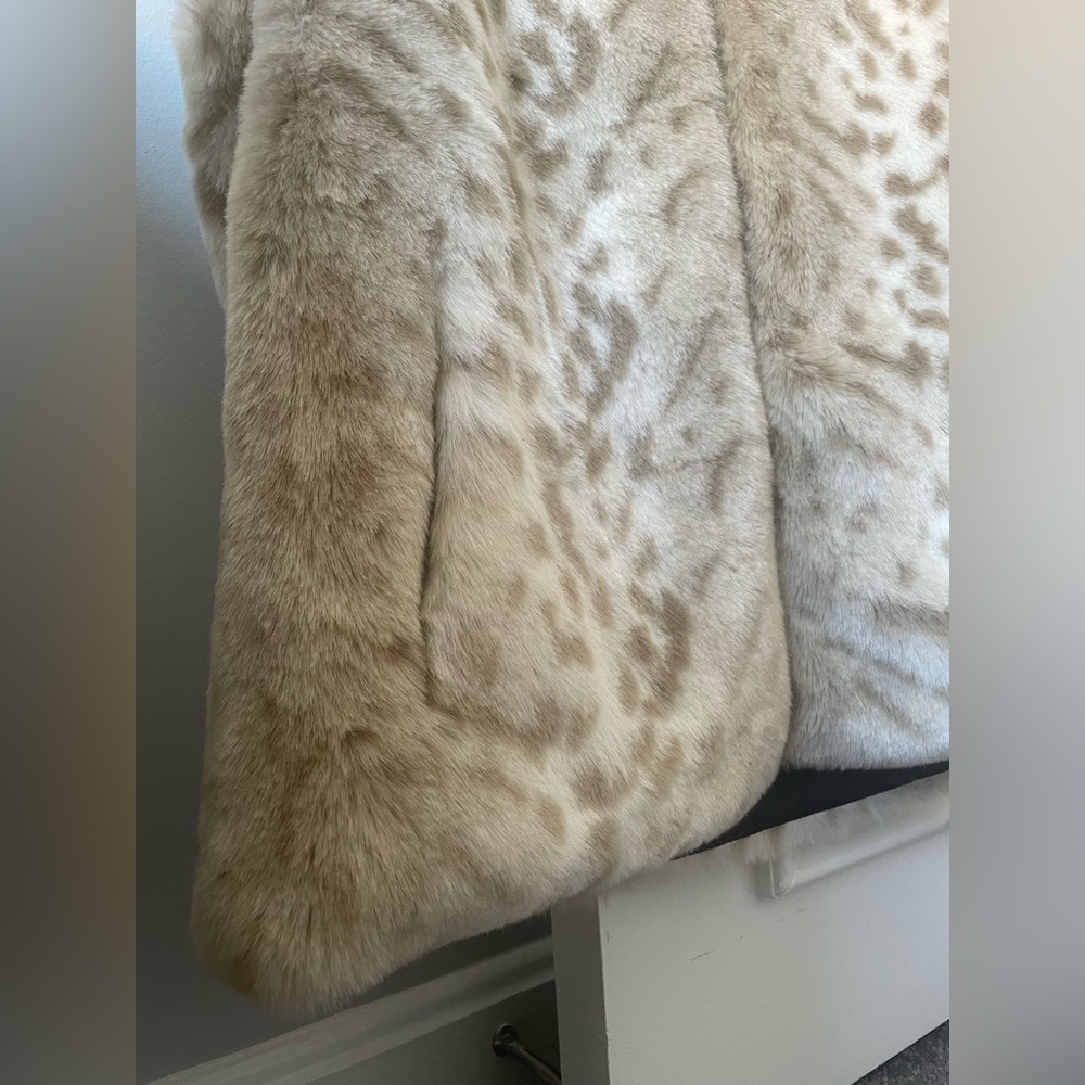 Gallery Cream and Tan Faux Fur Animal print Vest - Picture 8 of 8